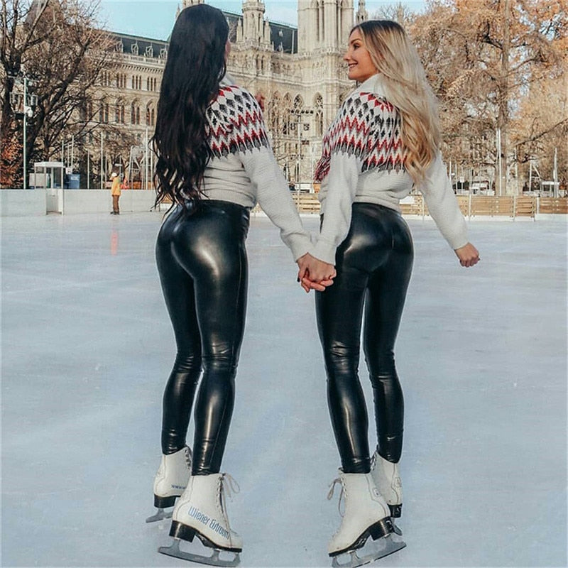 Calça Legging de Couro Peluciada Beleza e Conforto